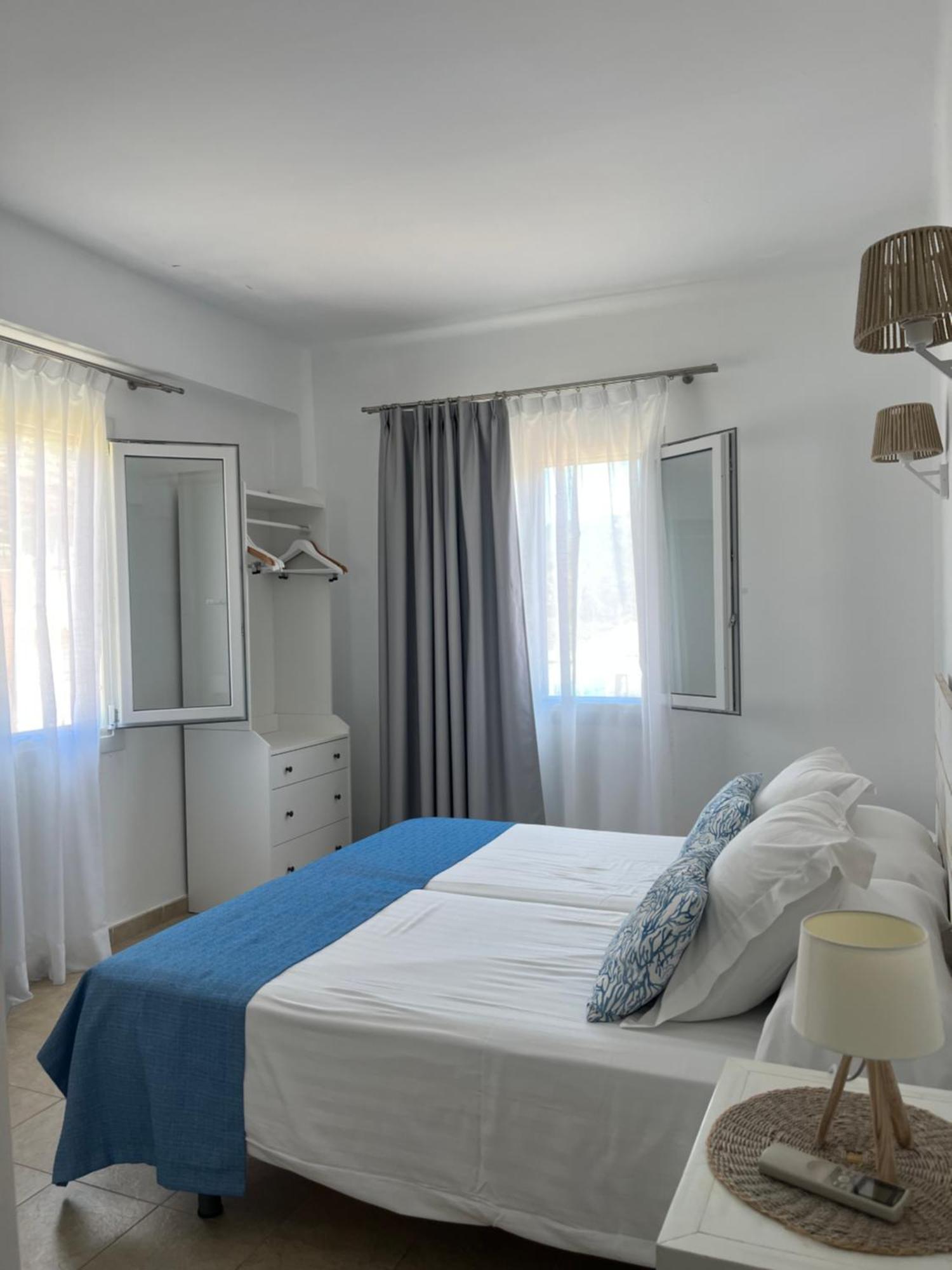 Hostal Dragonera Сант Елм Екстериор снимка